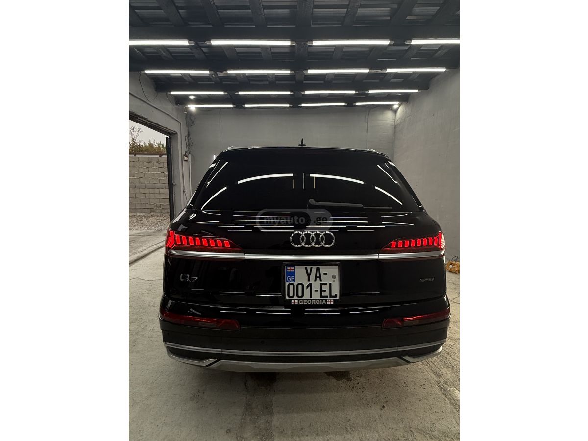 Audi Q7 2020 — photo 2