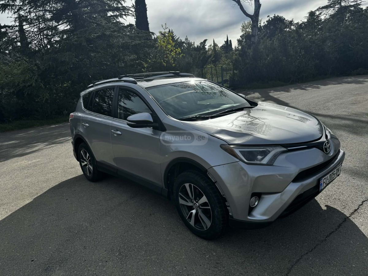 Toyota RAV4 2016 — photo 2