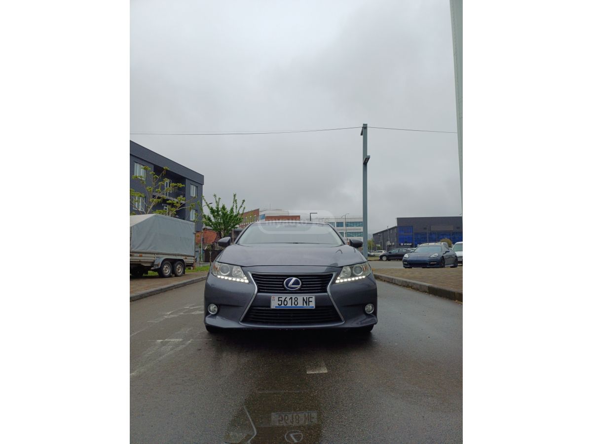 Lexus ES 300 2015 — photo 2