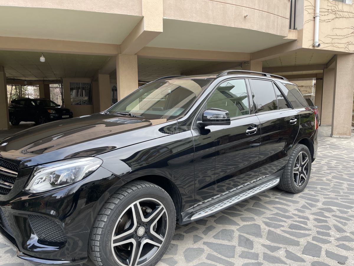 Mercedes-Benz GLE 350 2016 — photo 2