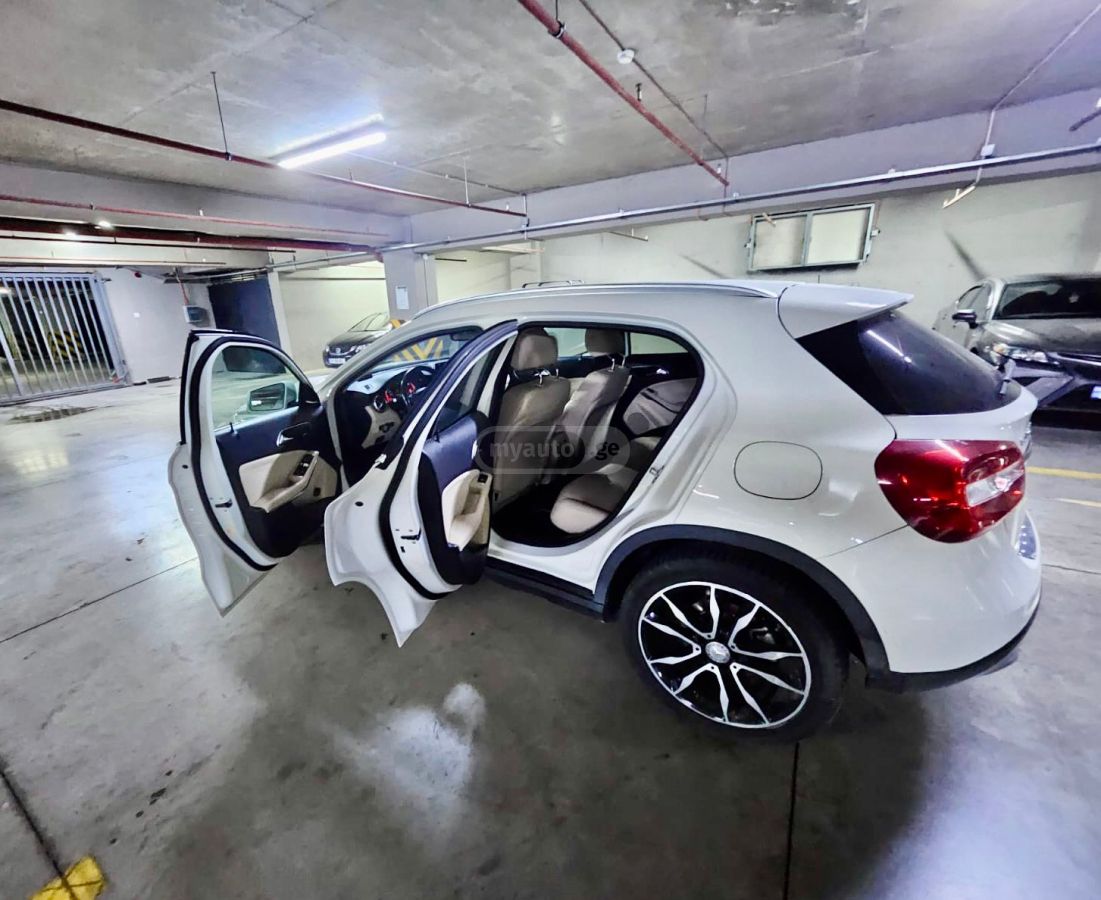 Mercedes-Benz GLA 250 2016 — photo 2