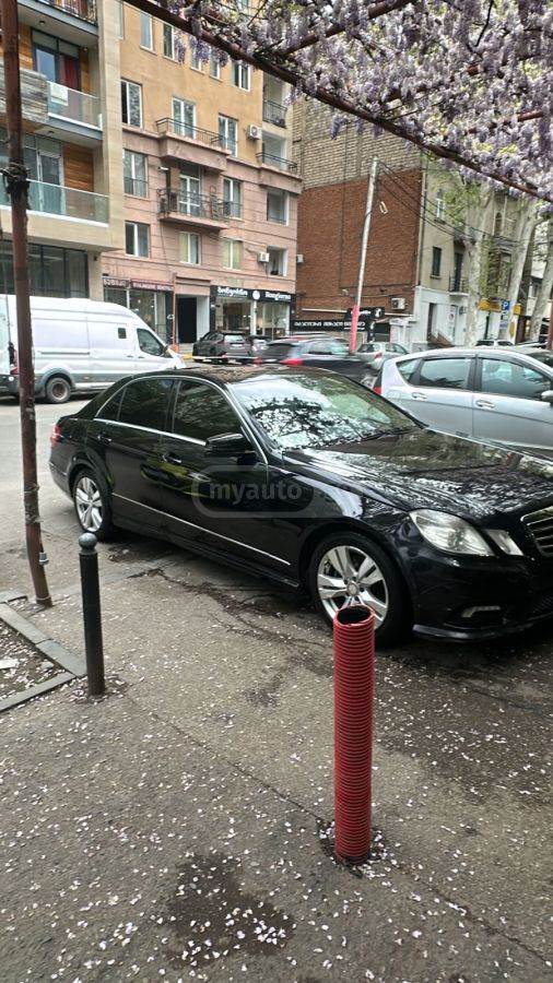 Mercedes-Benz E 350 2011 — photo 2