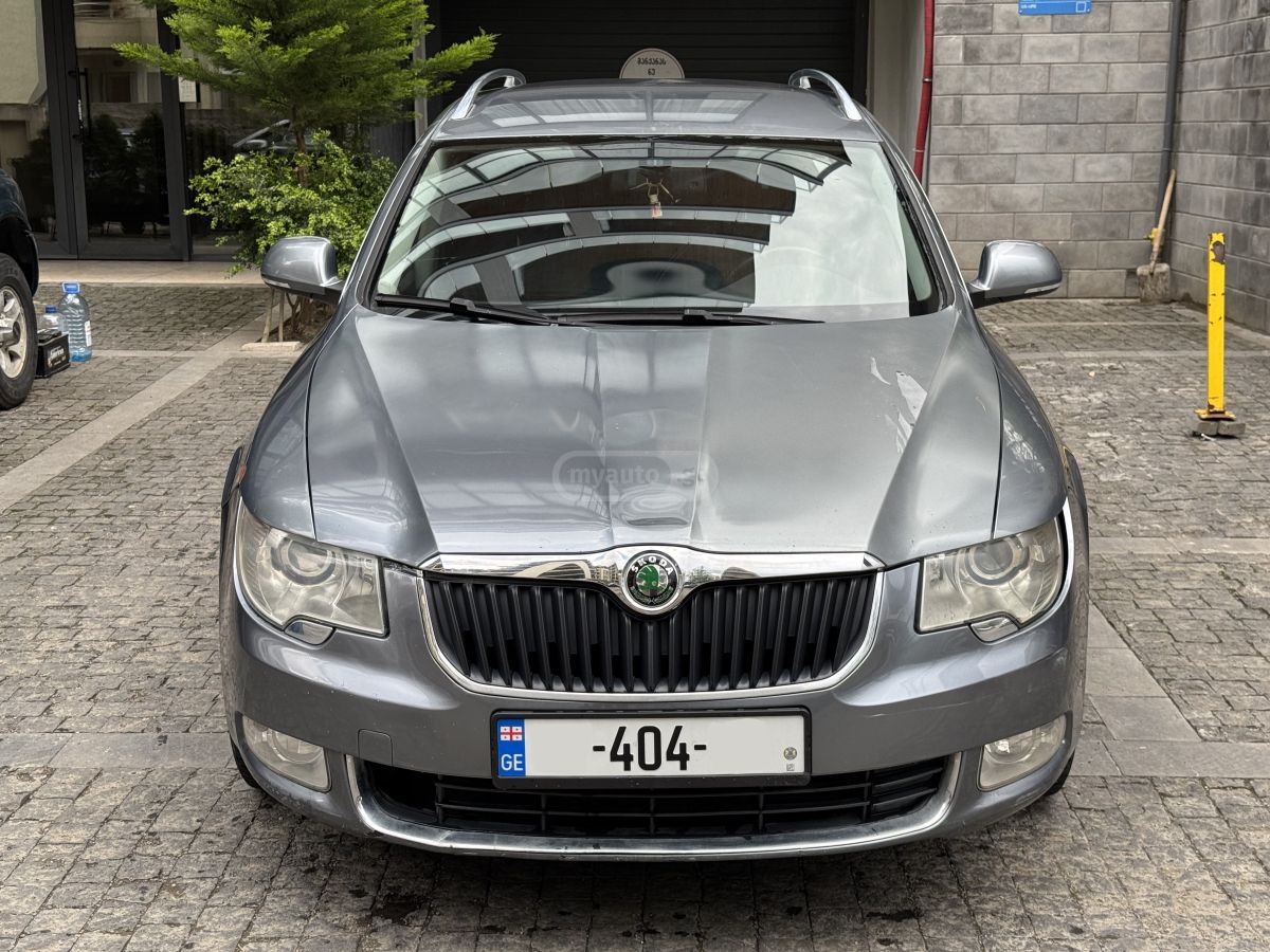 Skoda Superb 2012 — photo 2