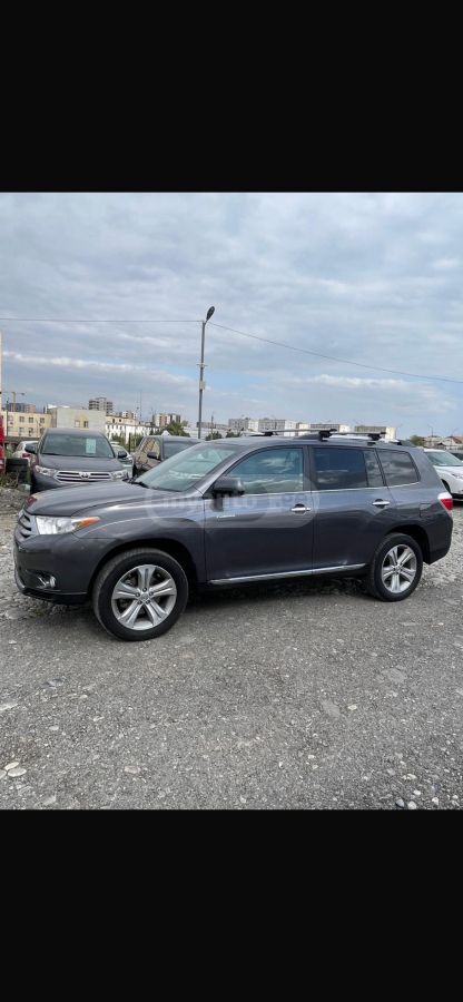 Toyota Highlander 2012 — photo 2