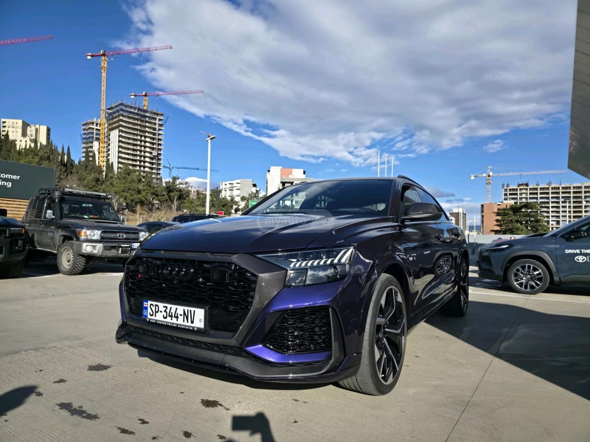 Audi Q8 2021 — photo 2
