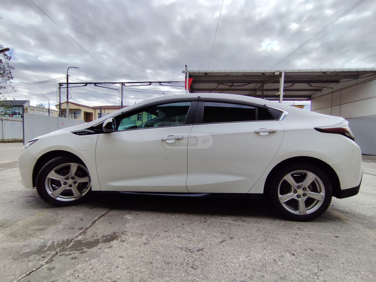 Chevrolet Volt 2016 — photo 2