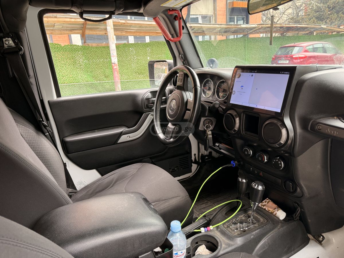 Jeep Wrangler 2016 — photo 2