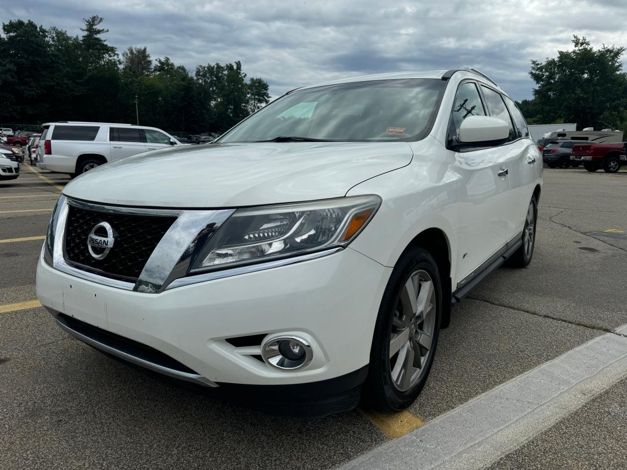 Nissan Pathfinder 2013 — photo 2