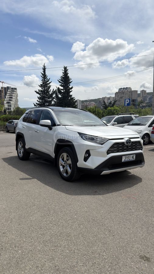 Toyota RAV4 2021 — photo 2
