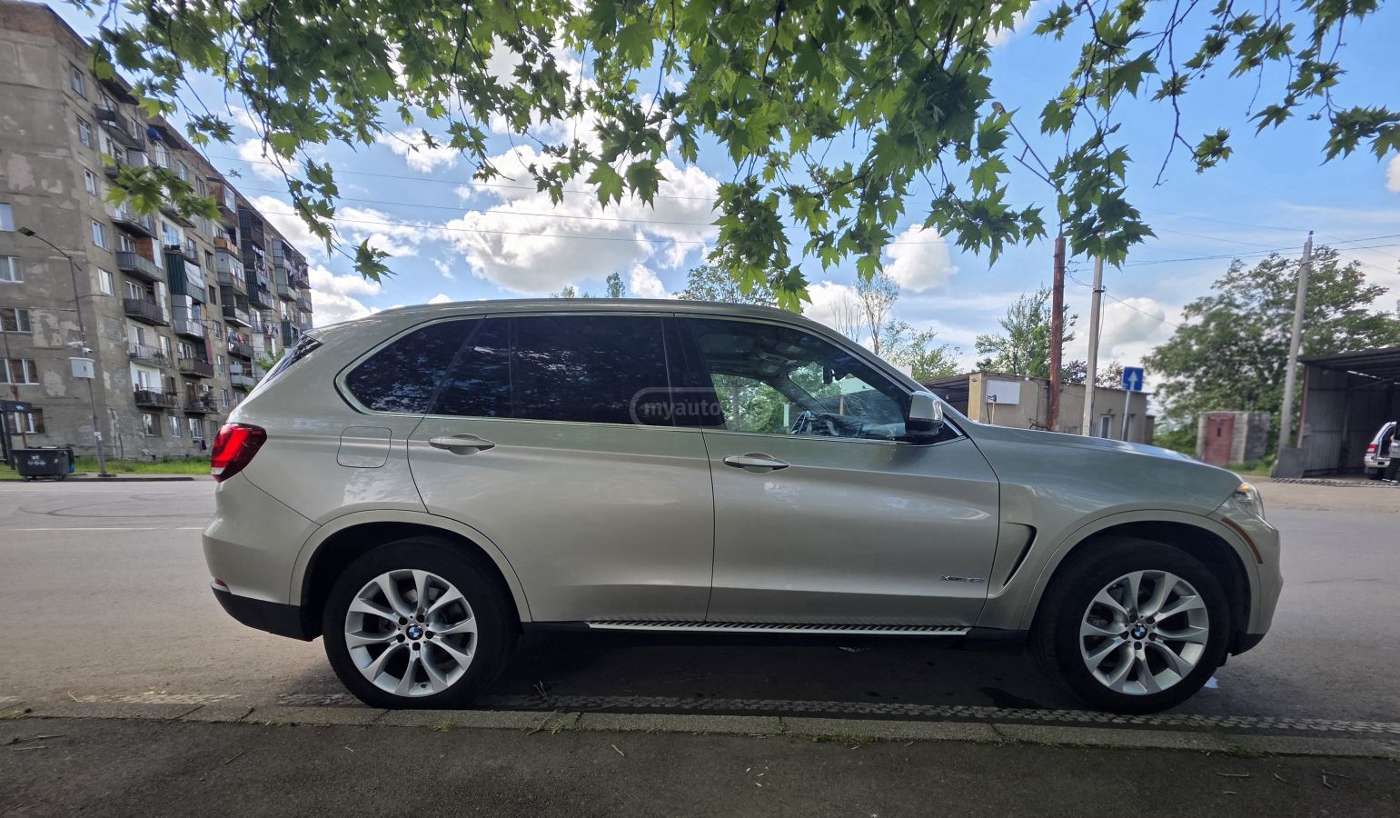 BMW X5 2015 — photo 2