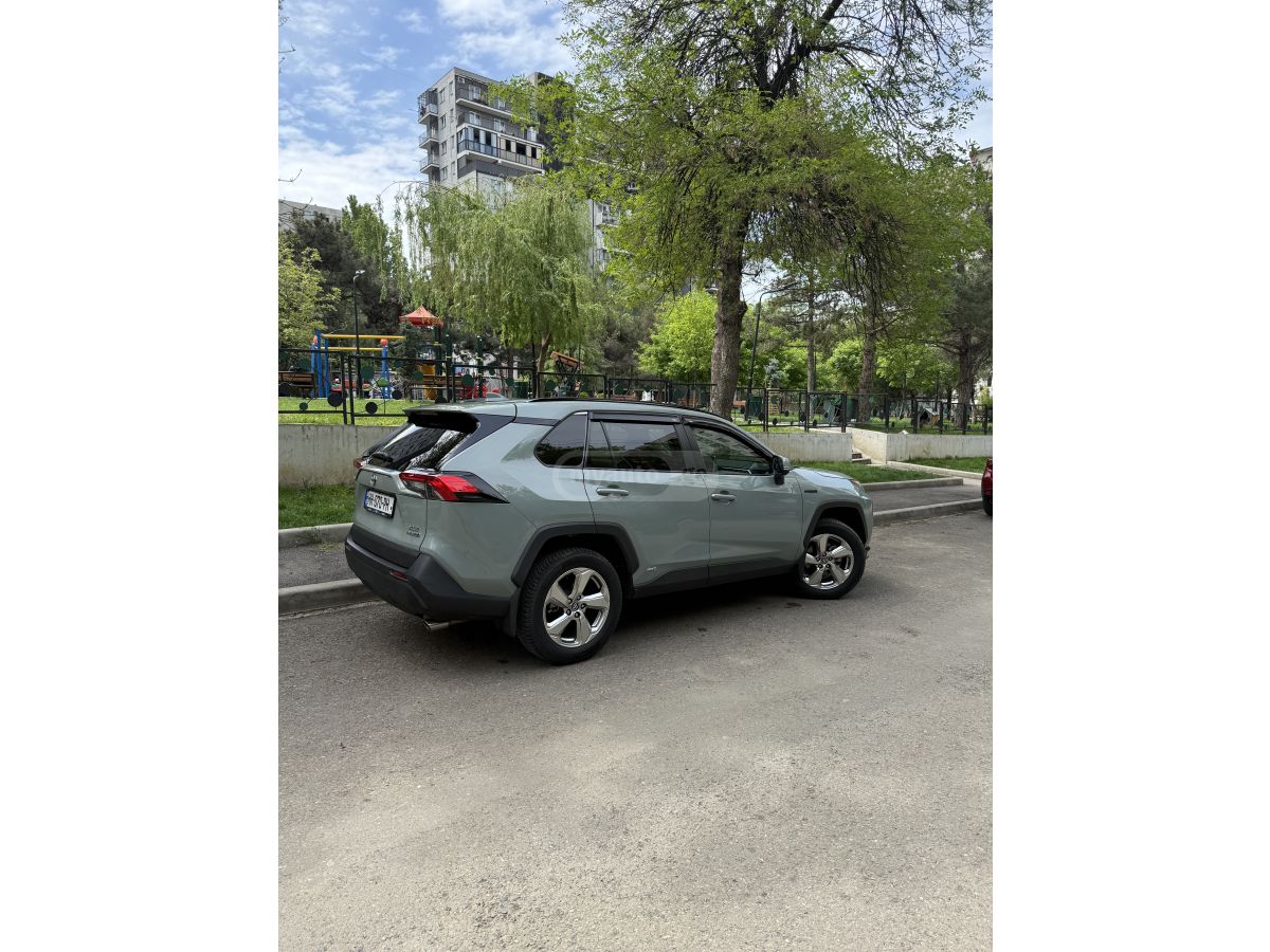 Toyota RAV4 2021 — photo 2