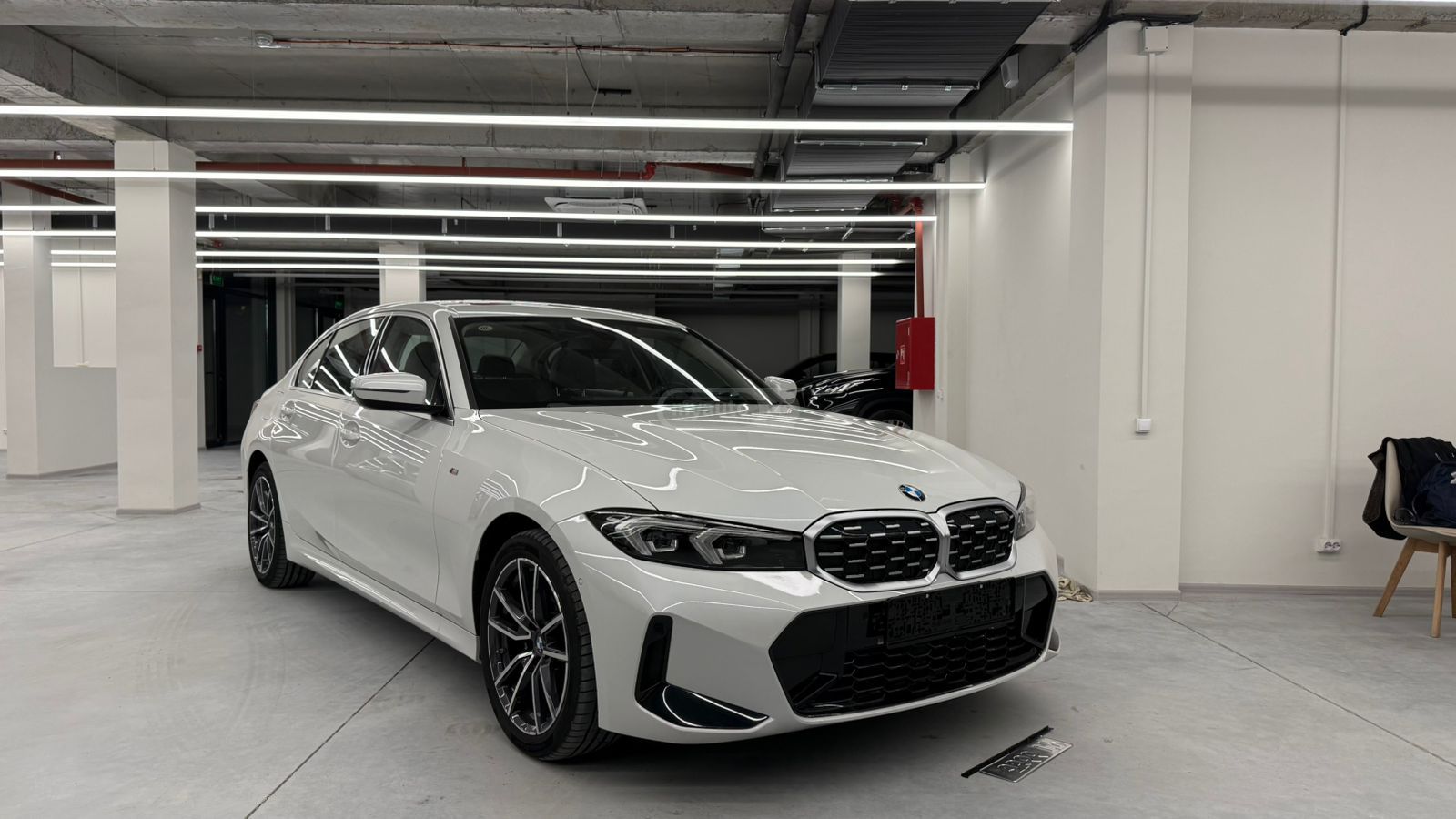 BMW 325 2023 — photo 2