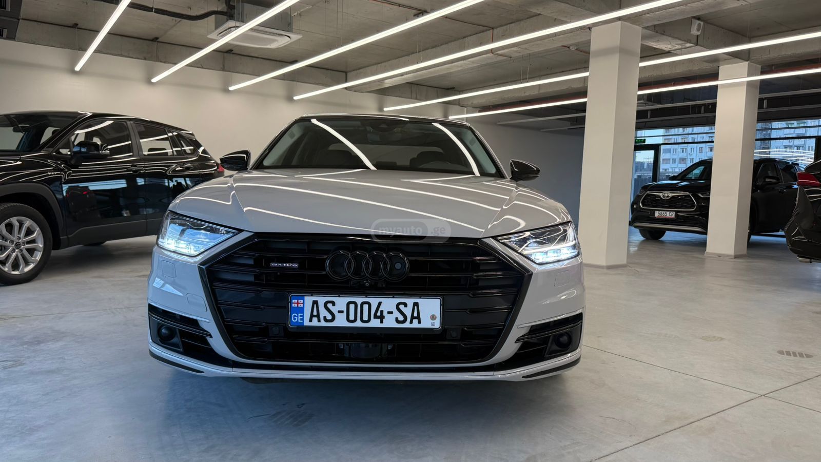 Audi A8 2018 — photo 2