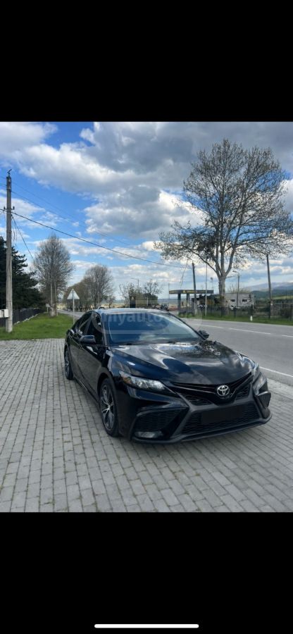 Toyota Camry 2021 — photo 2