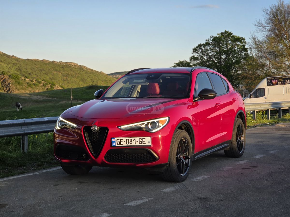 Alfa Romeo Stelvio 2020 — photo 2