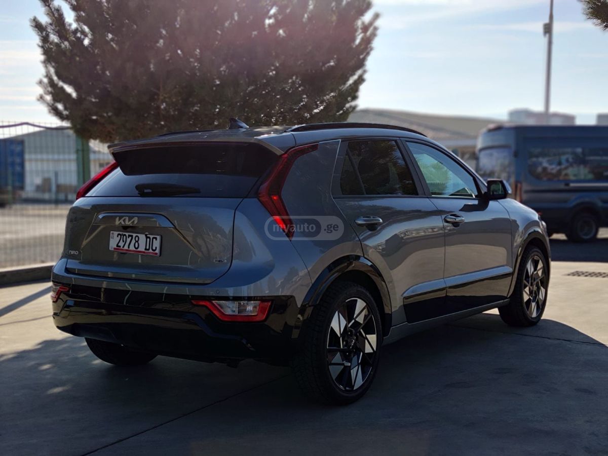Kia Niro 2023 — photo 2