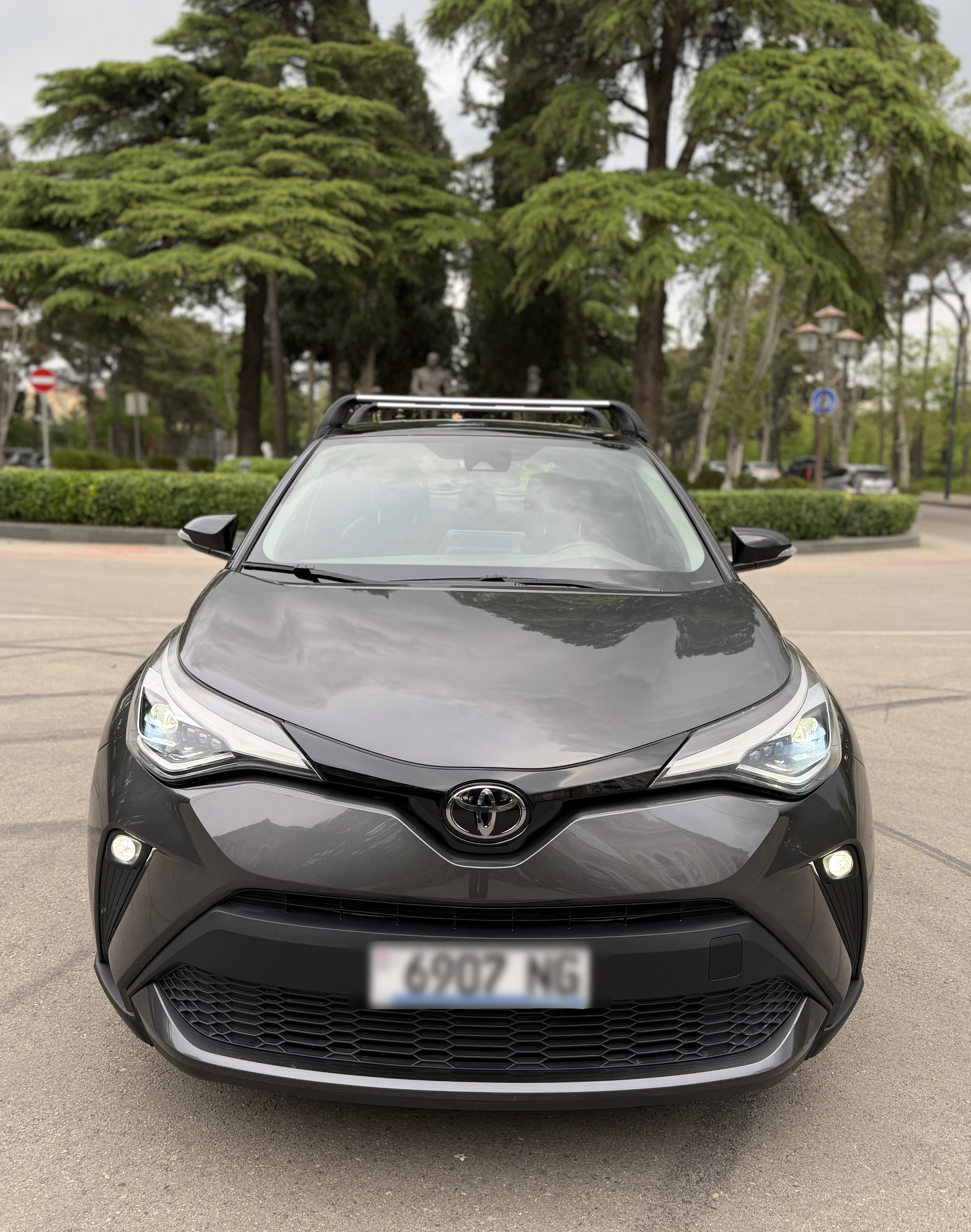 Toyota C-HR 2022 — photo 2