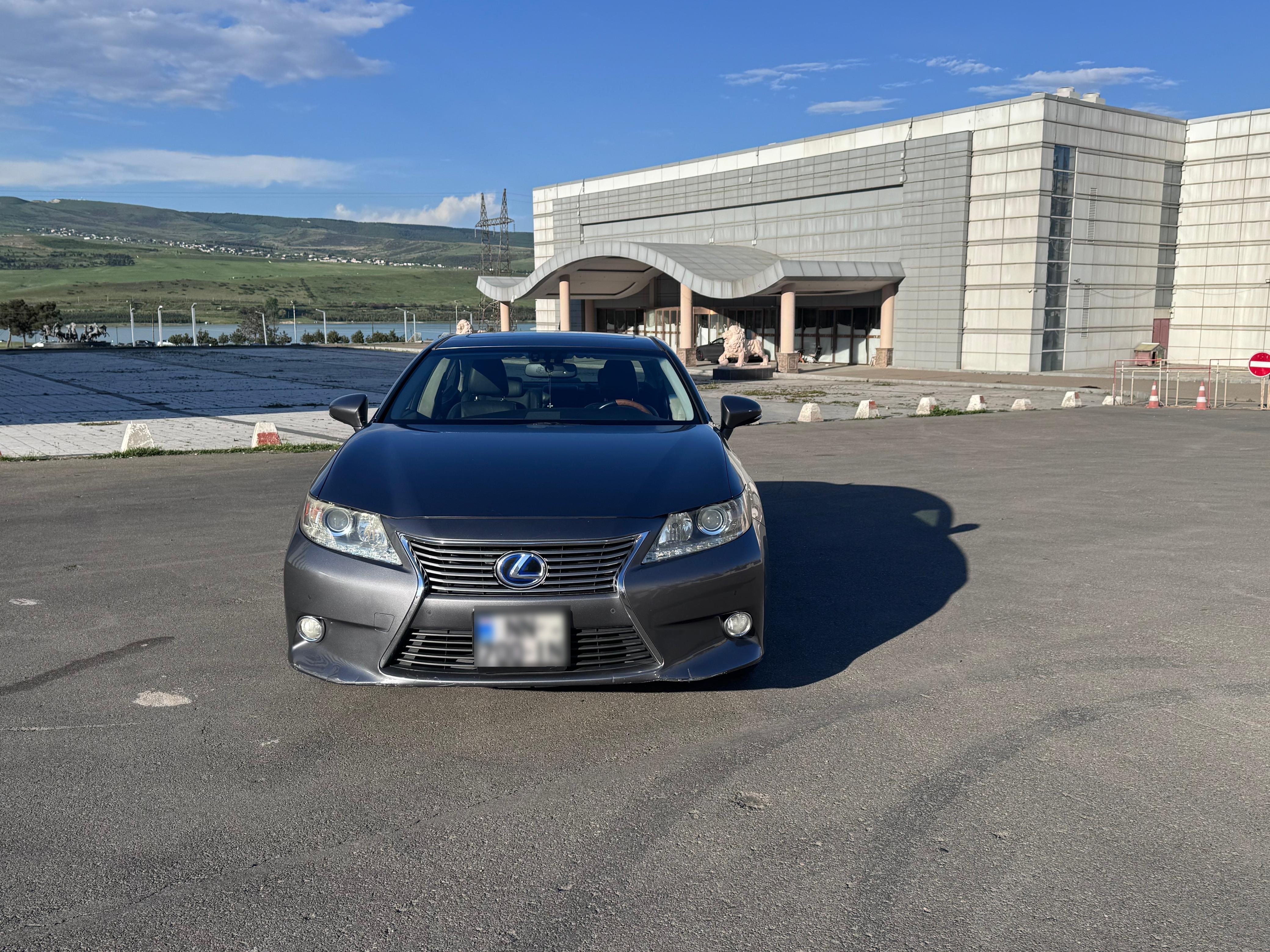 Lexus ES 300 2013 — photo 2