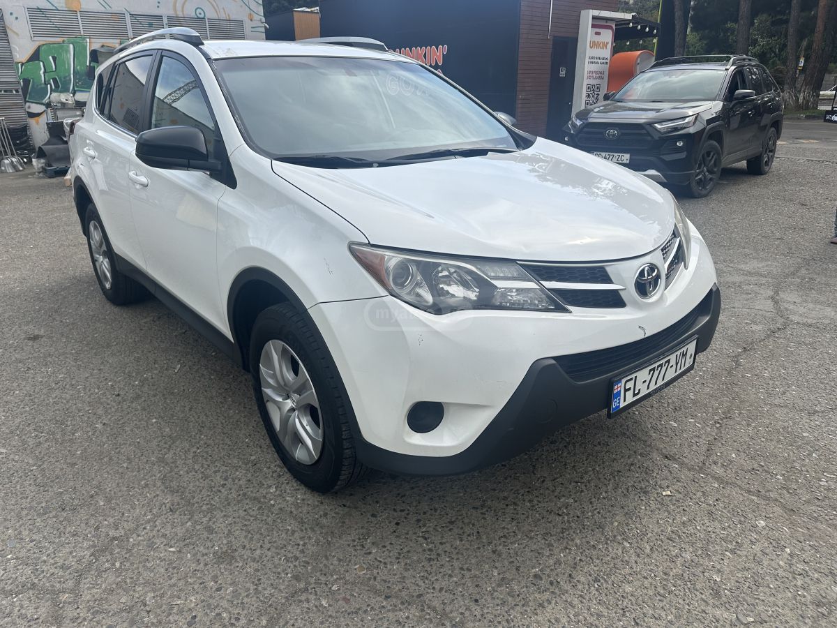 Toyota RAV4 2015 — photo 2