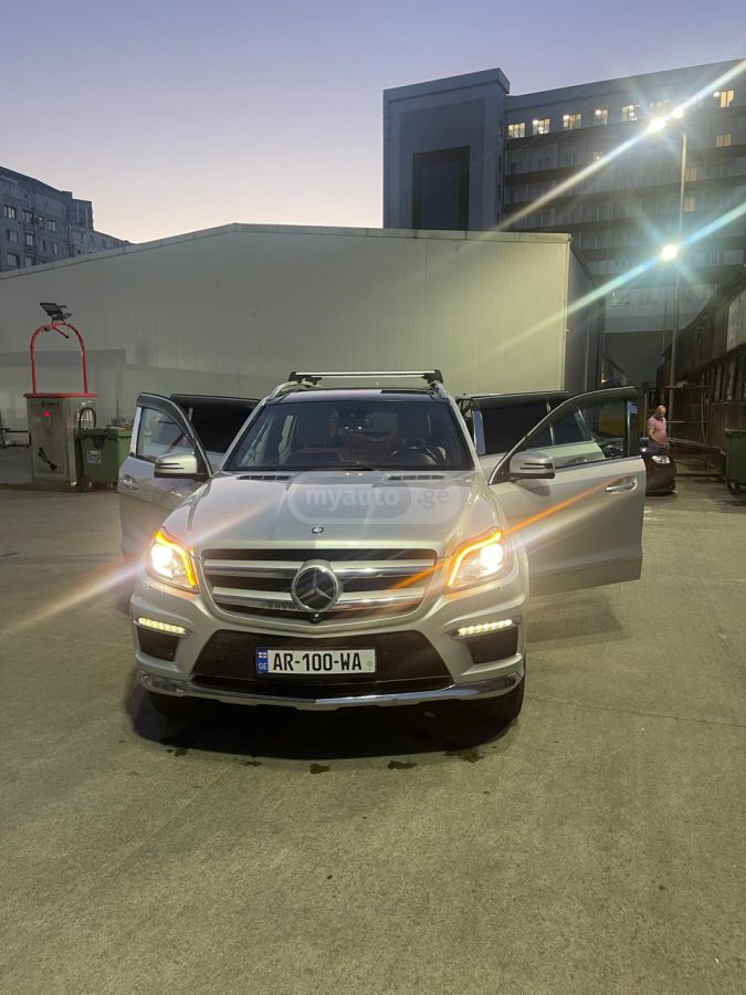 Mercedes-Benz GL 550 2015 — photo 2