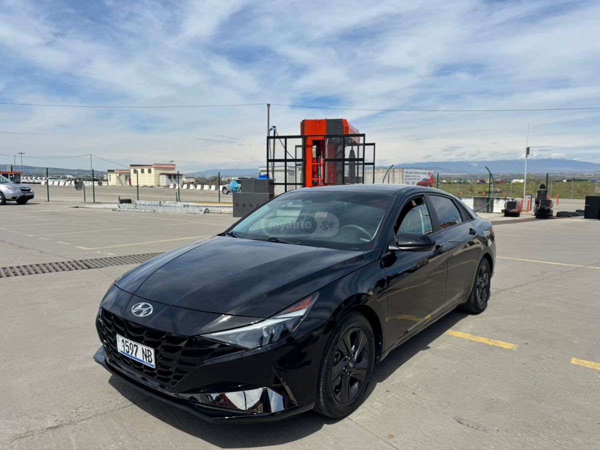 Hyundai Elantra 2021 — photo 2