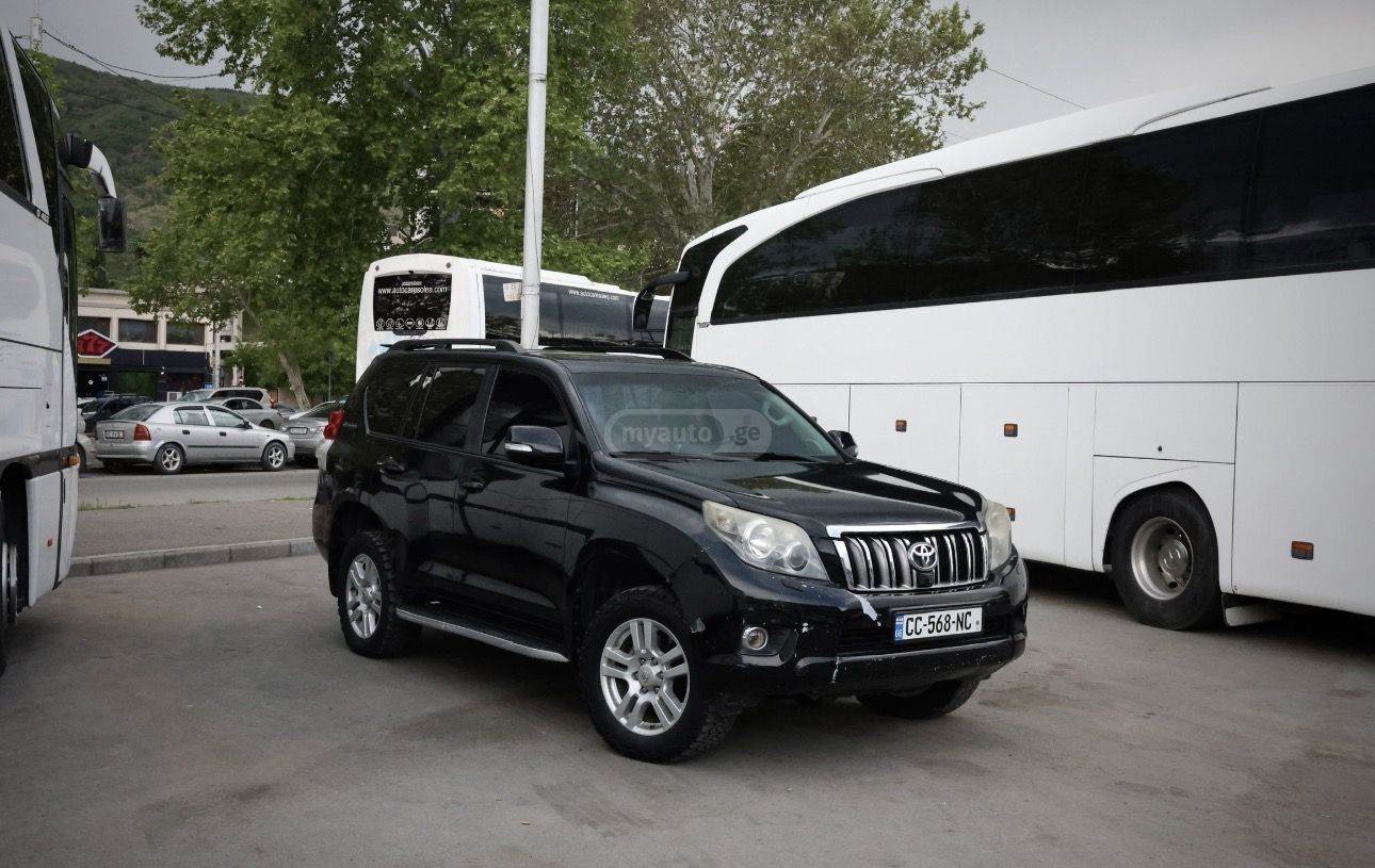 Toyota Land Cruiser Prado 2011 — photo 2
