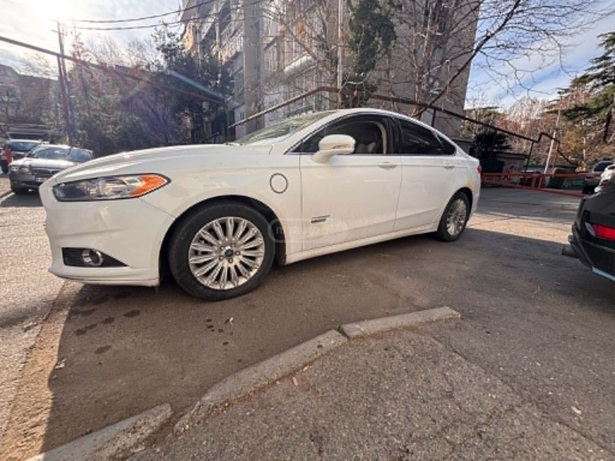 Ford Fusion 2015 — photo 2