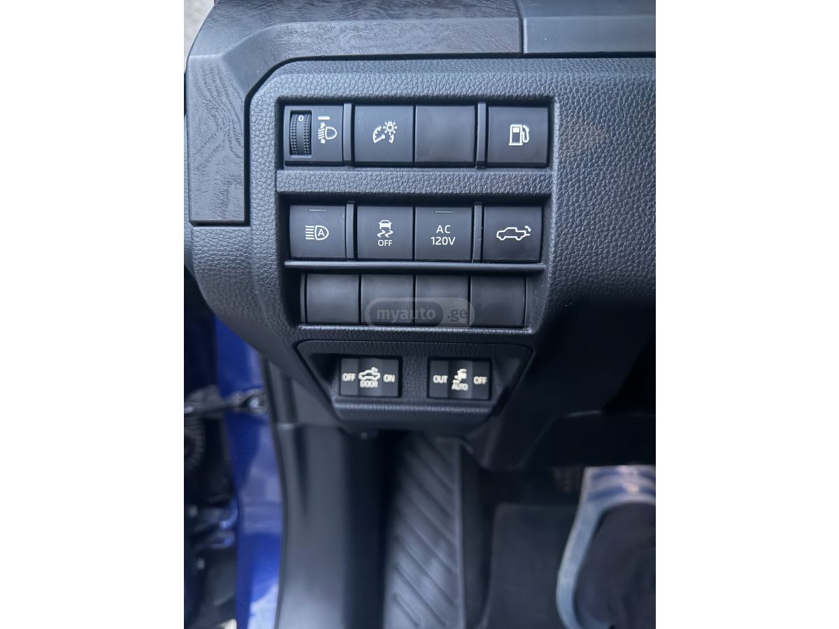 Toyota Tacoma 2024 — photo 2