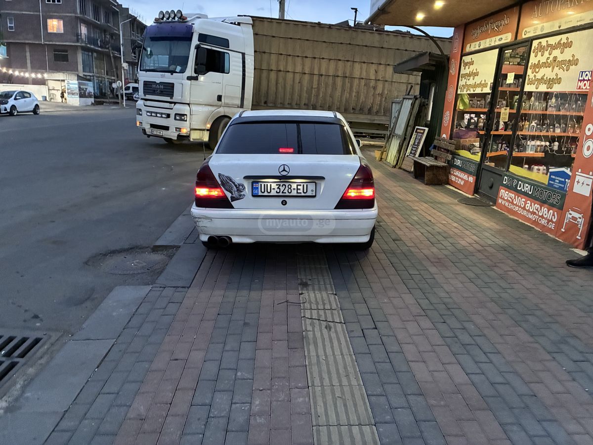 Mercedes-Benz C 180 1994 — photo 2