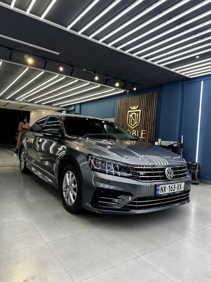 Volkswagen Passat 2019 — photo 2