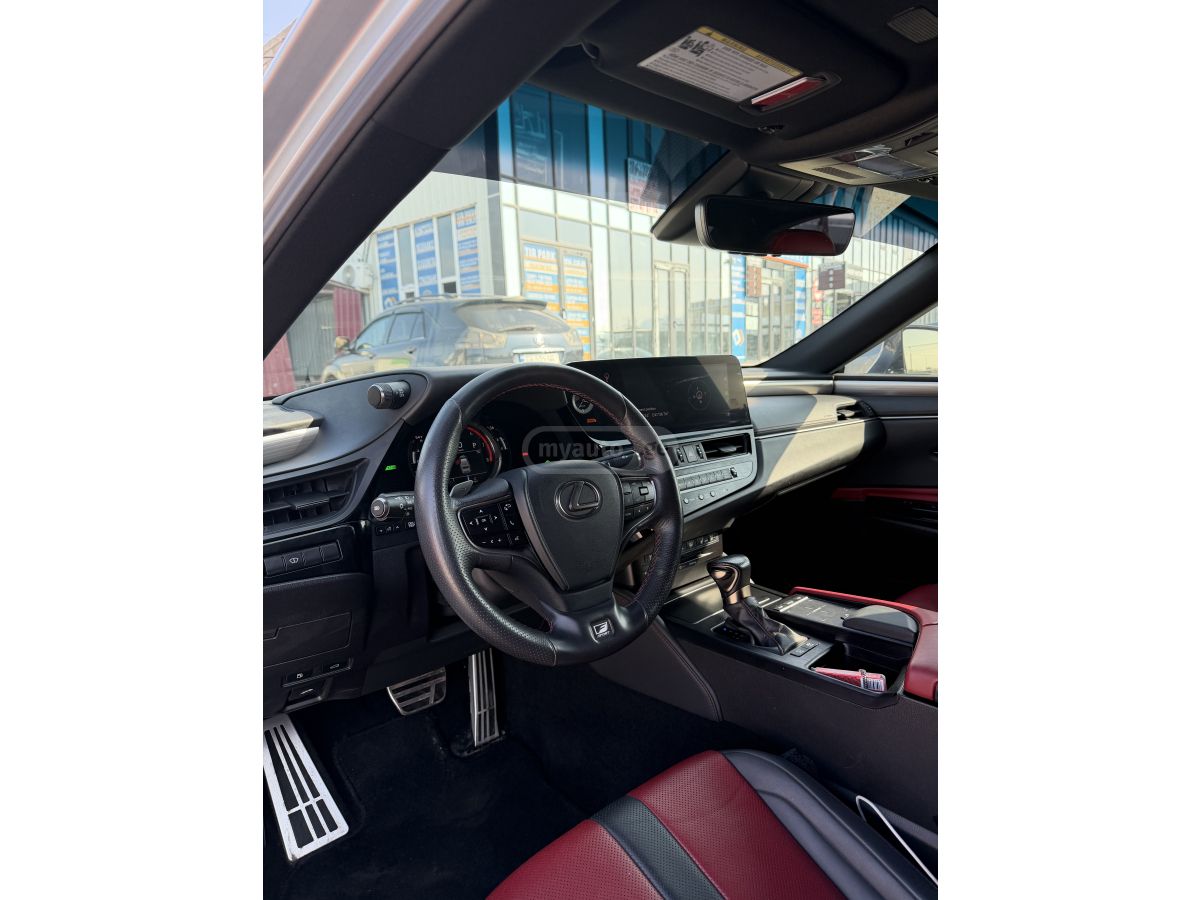 Lexus ES 300 2022 — photo 2