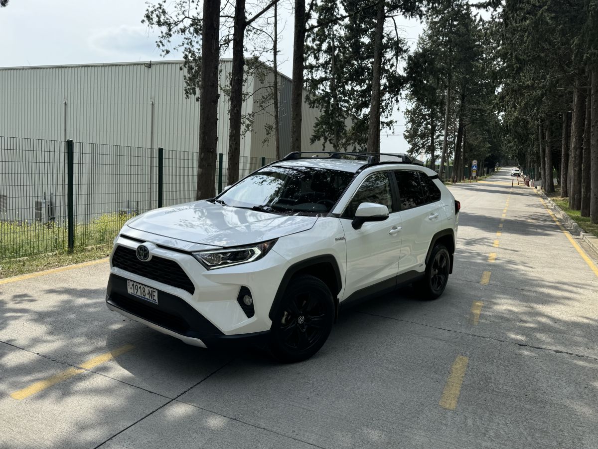 Toyota RAV 4 2020 — photo 2