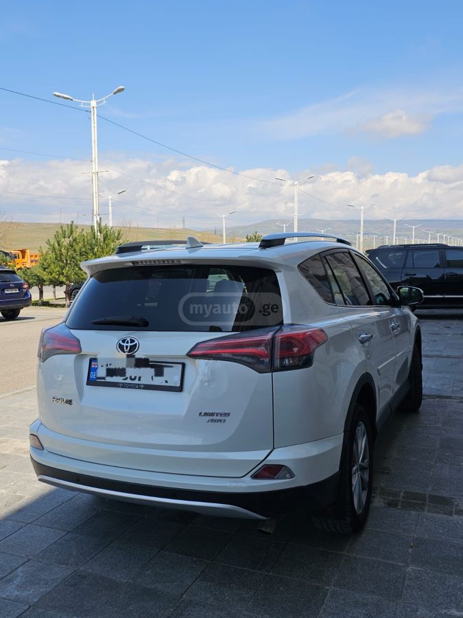 Toyota RAV 4 2016 — photo 2