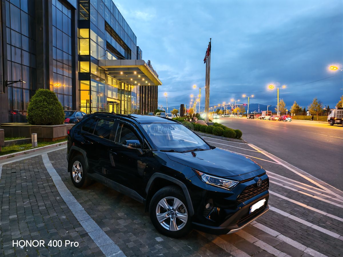 Toyota RAV4 2021 — photo 2