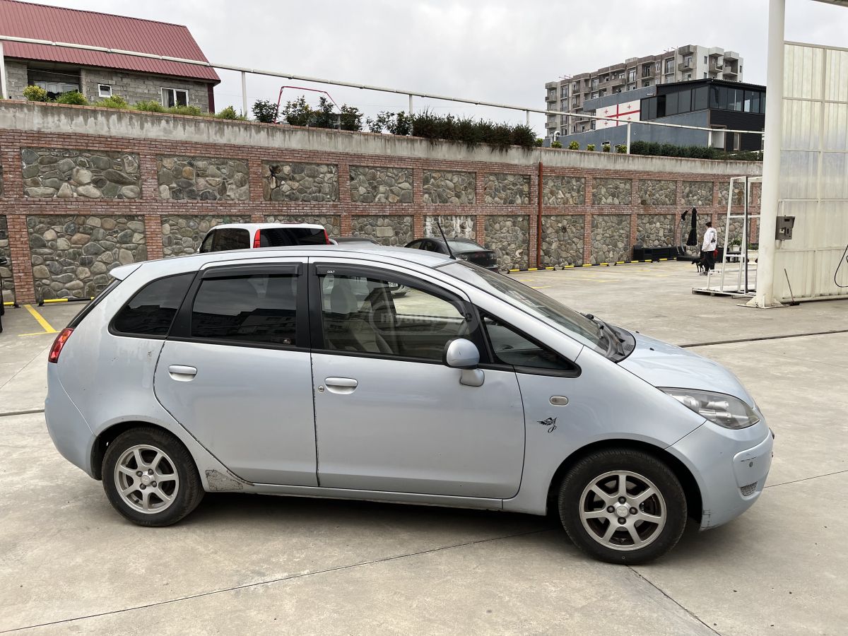 Mitsubishi Colt Plus