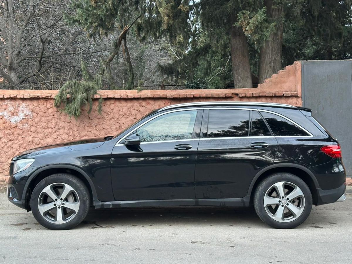 Mercedes-Benz GLC 300 2016 — photo 2