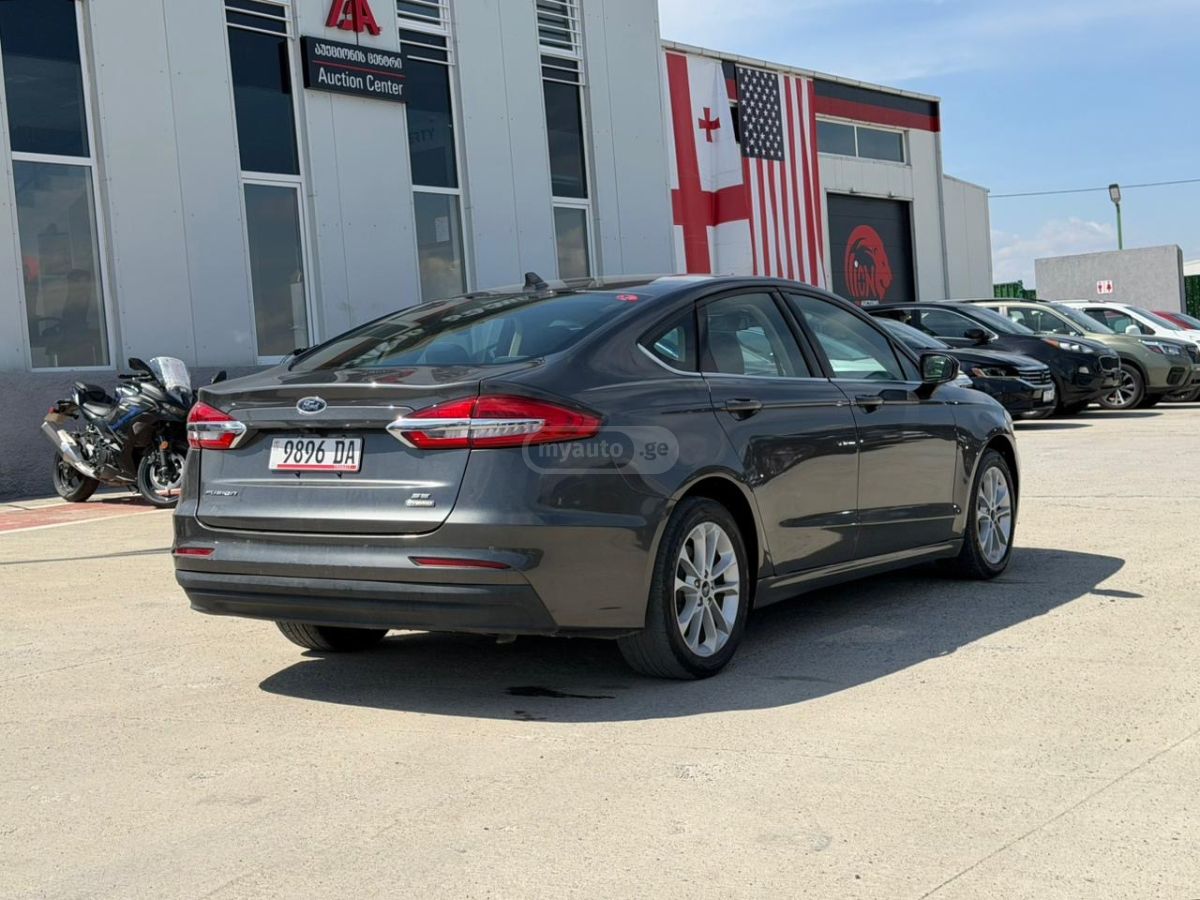 Ford Fusion 2020 — photo 2