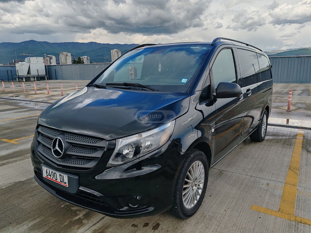 Mercedes-Benz Metris Passenger Van