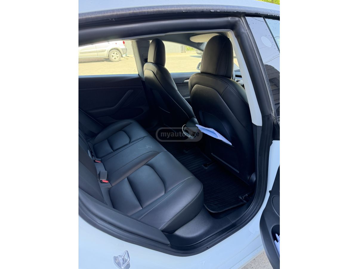 Tesla Model 3 2022 — photo 2