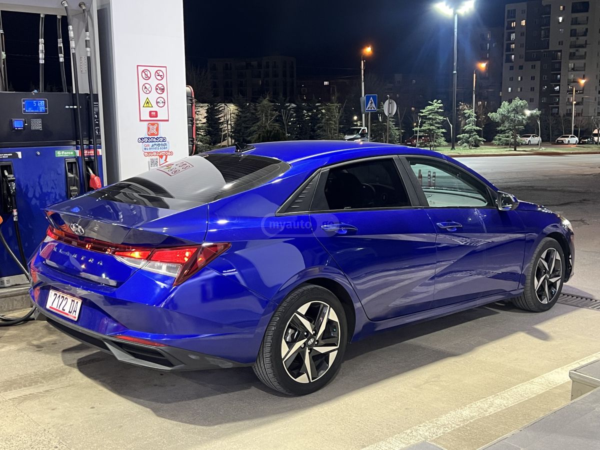 Hyundai Elantra 2023 — photo 2