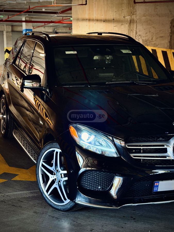 Mercedes-Benz GLE 43 AMG 2018 — photo 2