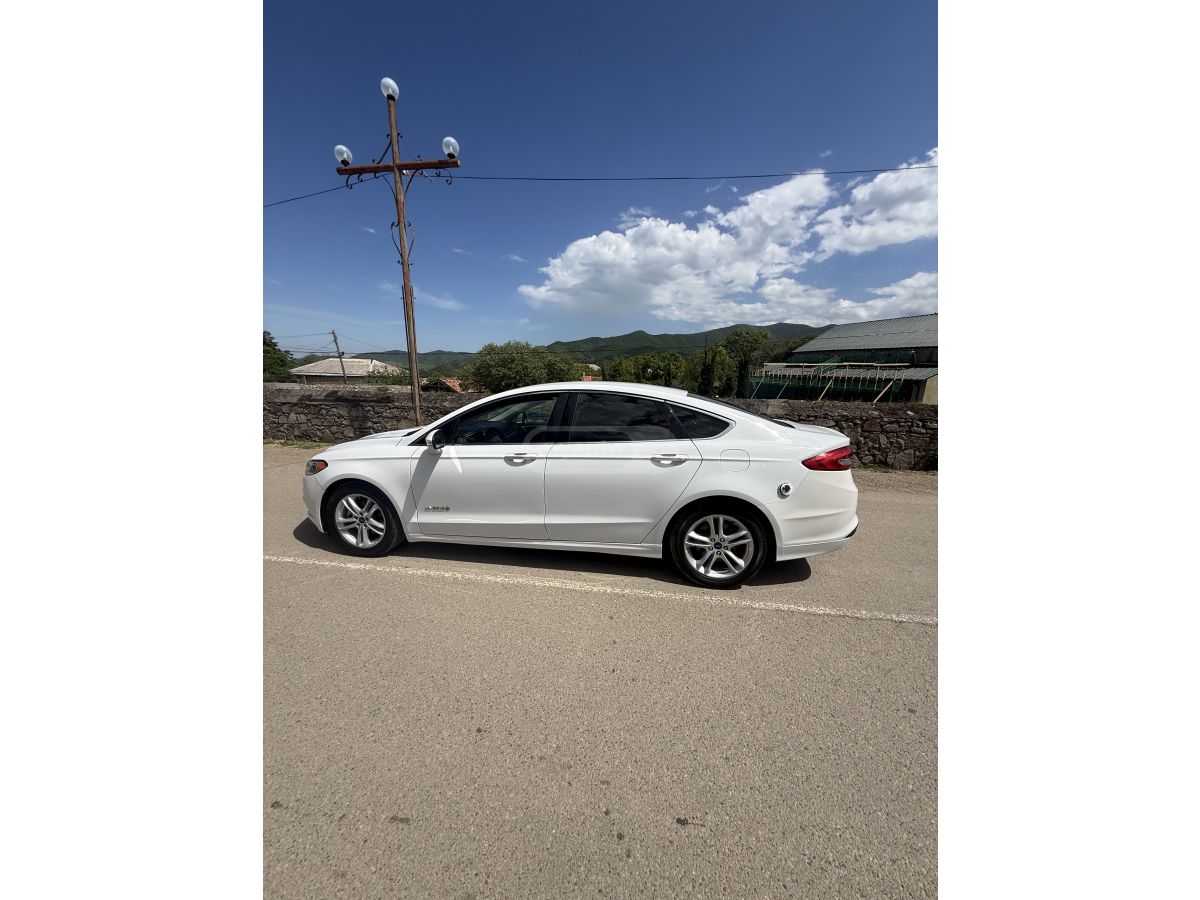 Ford Fusion 2017 — photo 2