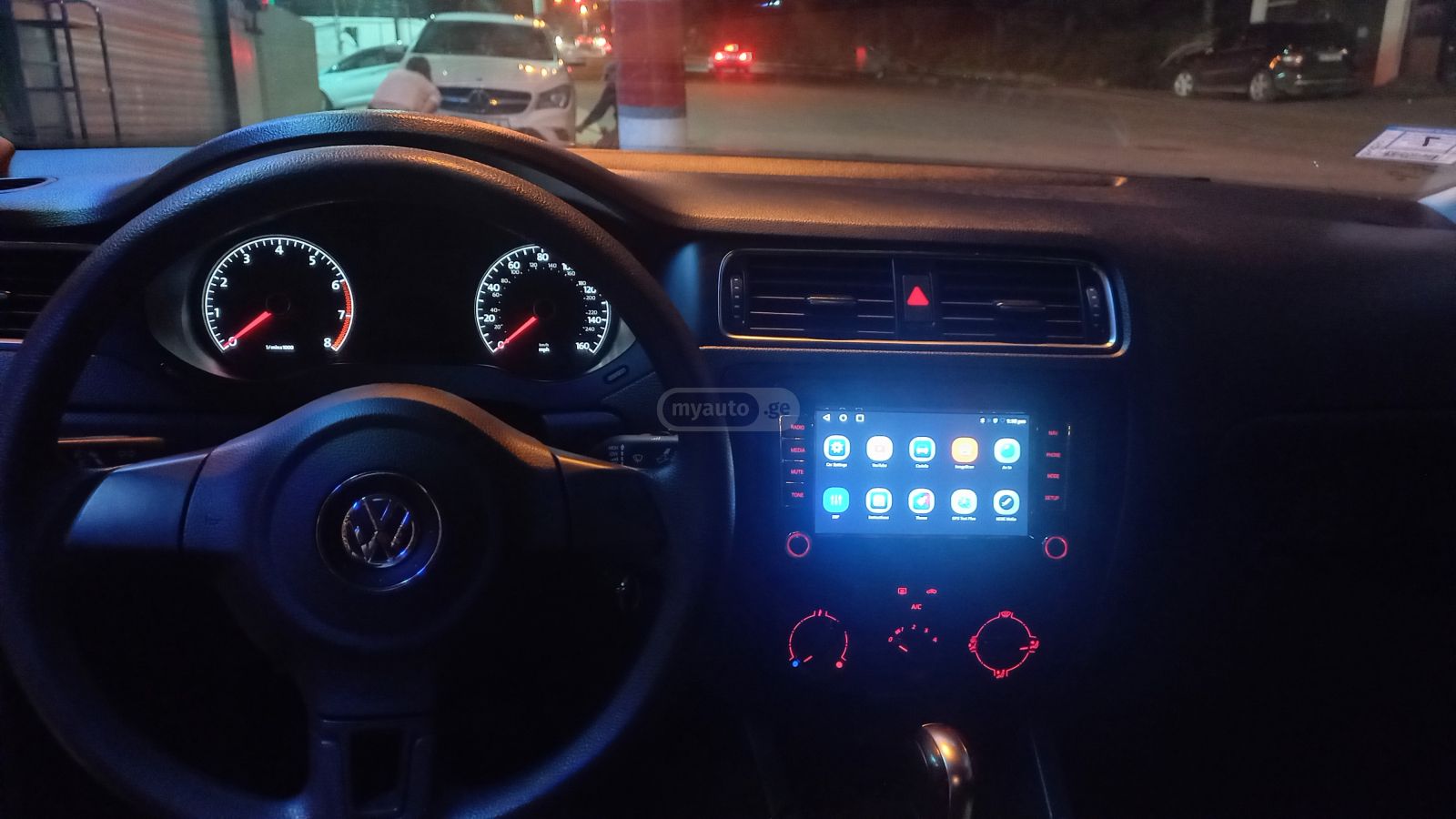 Volkswagen Jetta 2014 — photo 2