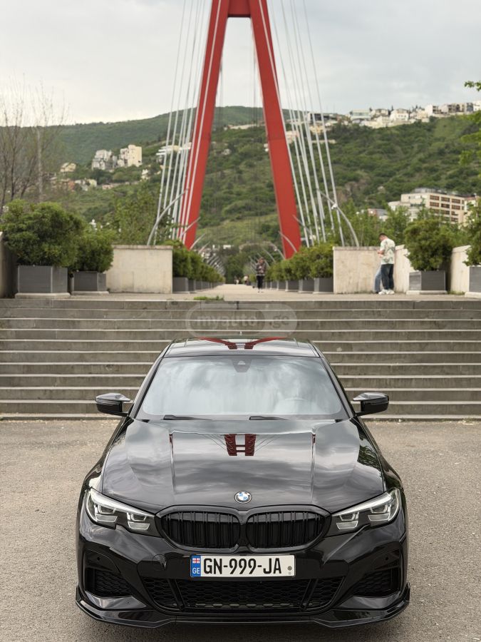 BMW 330 2020 — photo 2