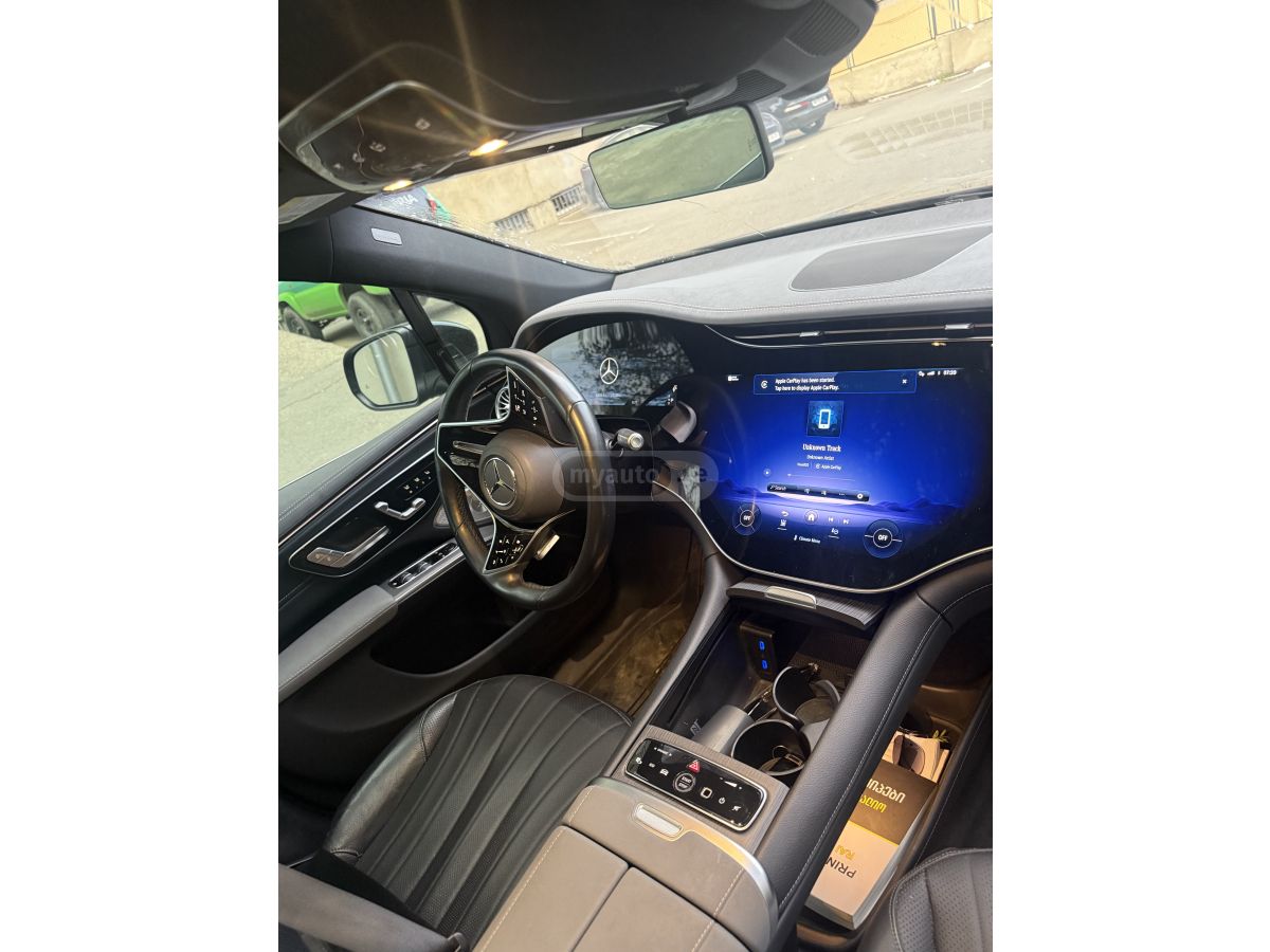 Mercedes-Benz EQS SUV 2023 — photo 2