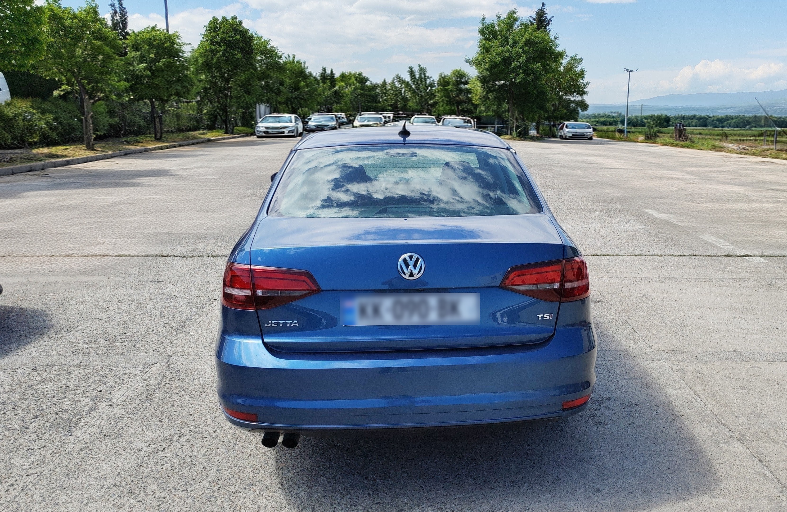 Volkswagen Jetta 2016 — photo 2