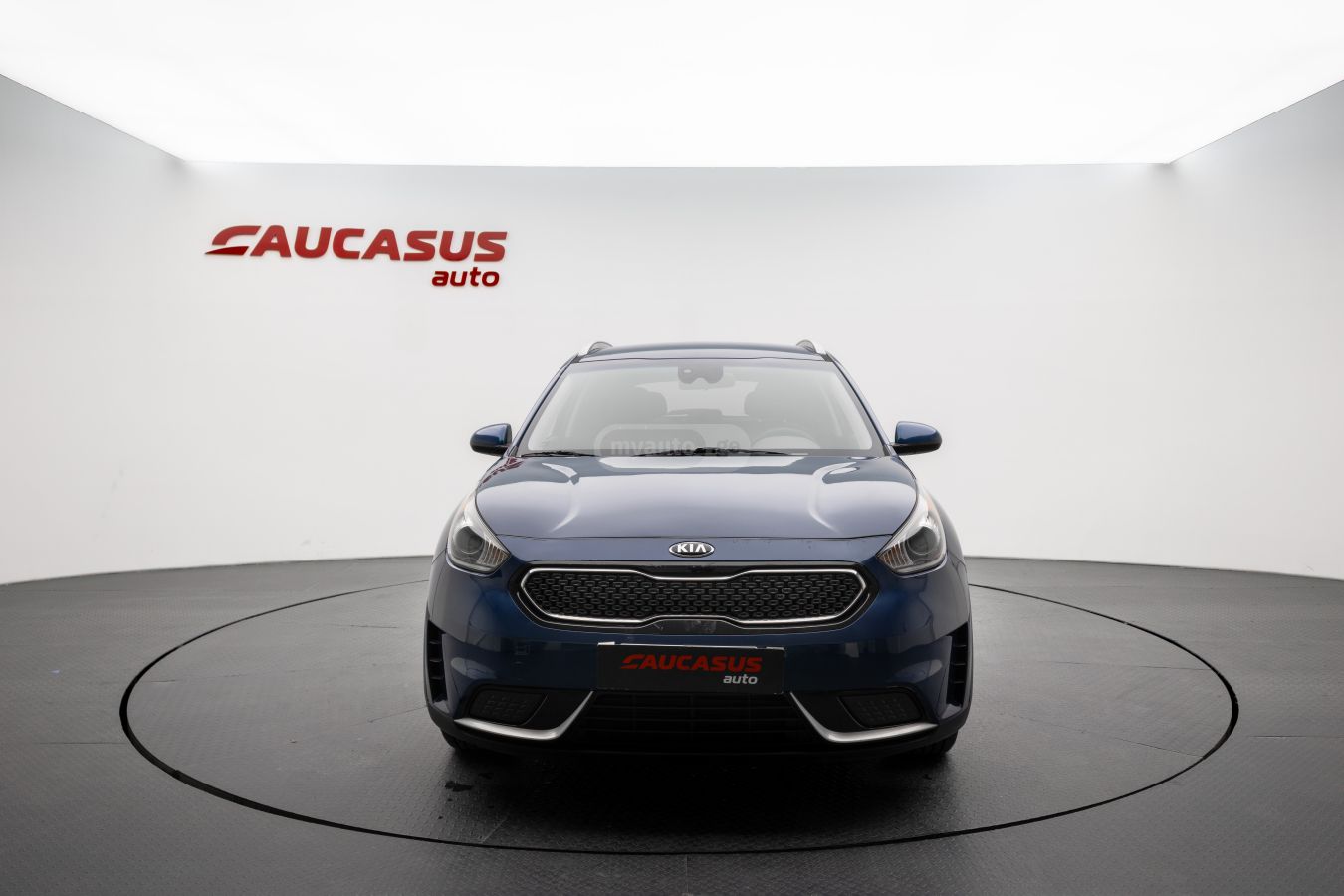 Kia Niro 2017 — photo 2