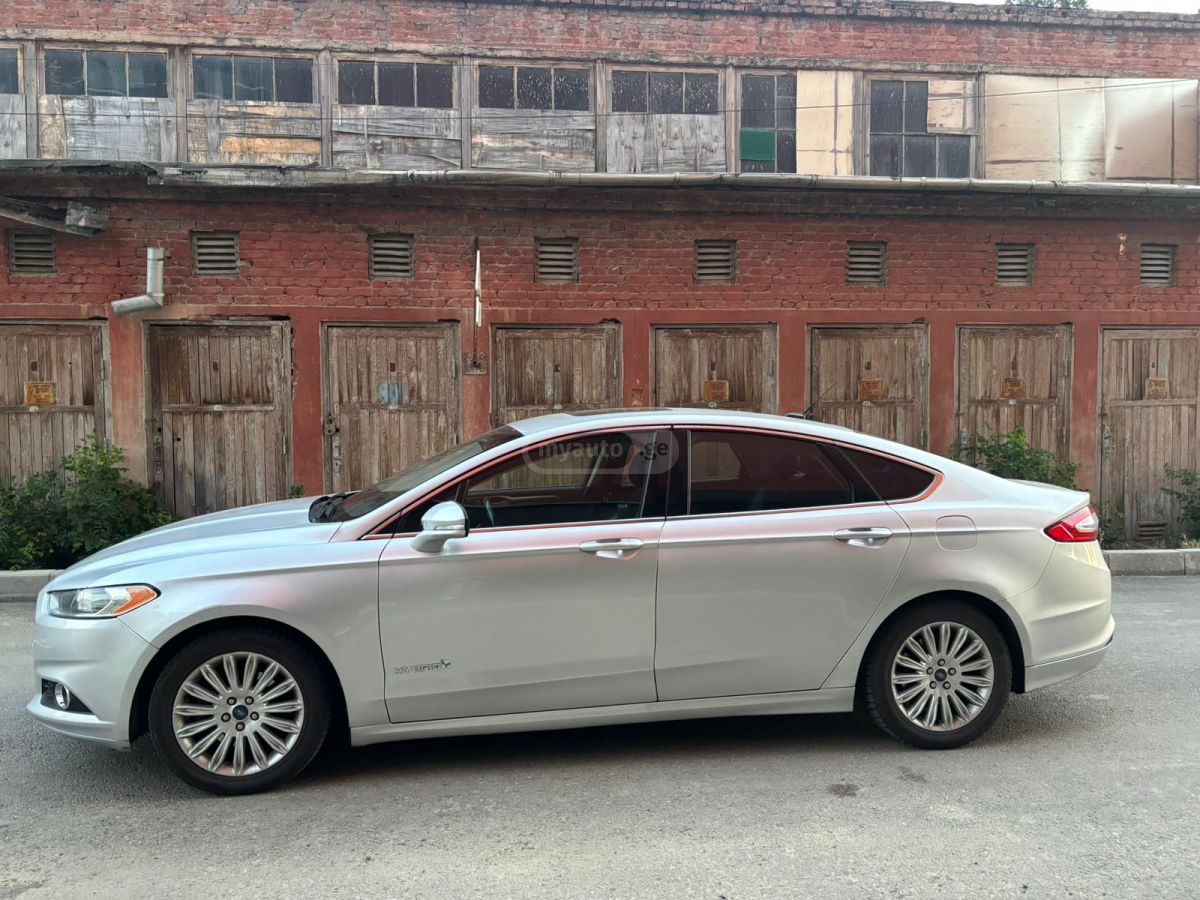 Ford Fusion 2012 — photo 2