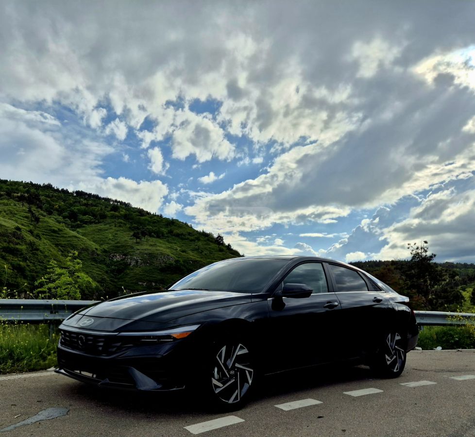 Hyundai Elantra 2025 — photo 2