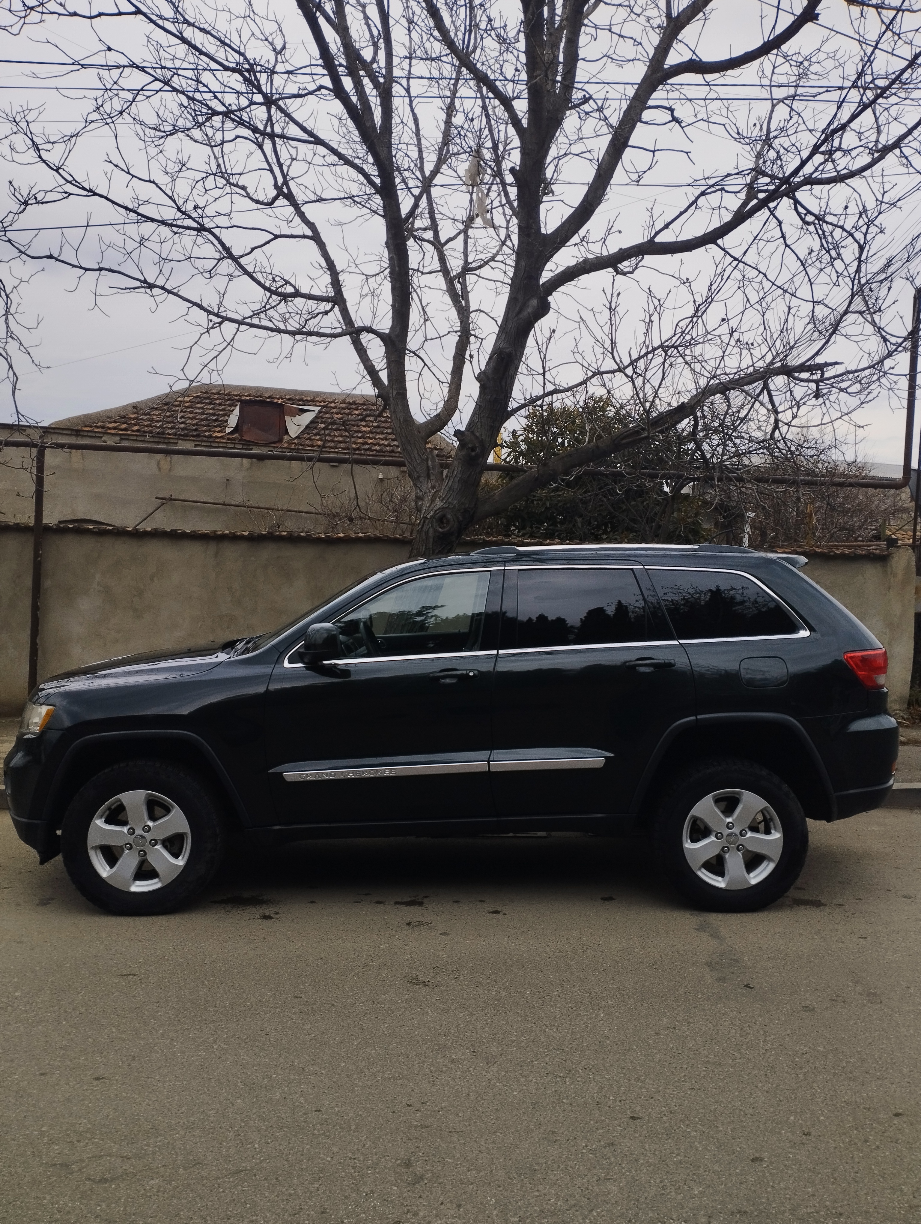 Jeep Grand Cherokee 2011 — photo 2